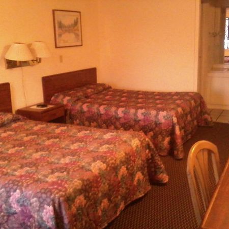 Westwoods Inn & Suites Woodhaven Eksteriør billede