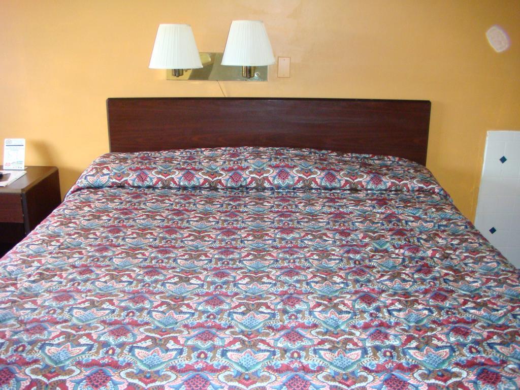 Westwoods Inn & Suites Woodhaven Eksteriør billede