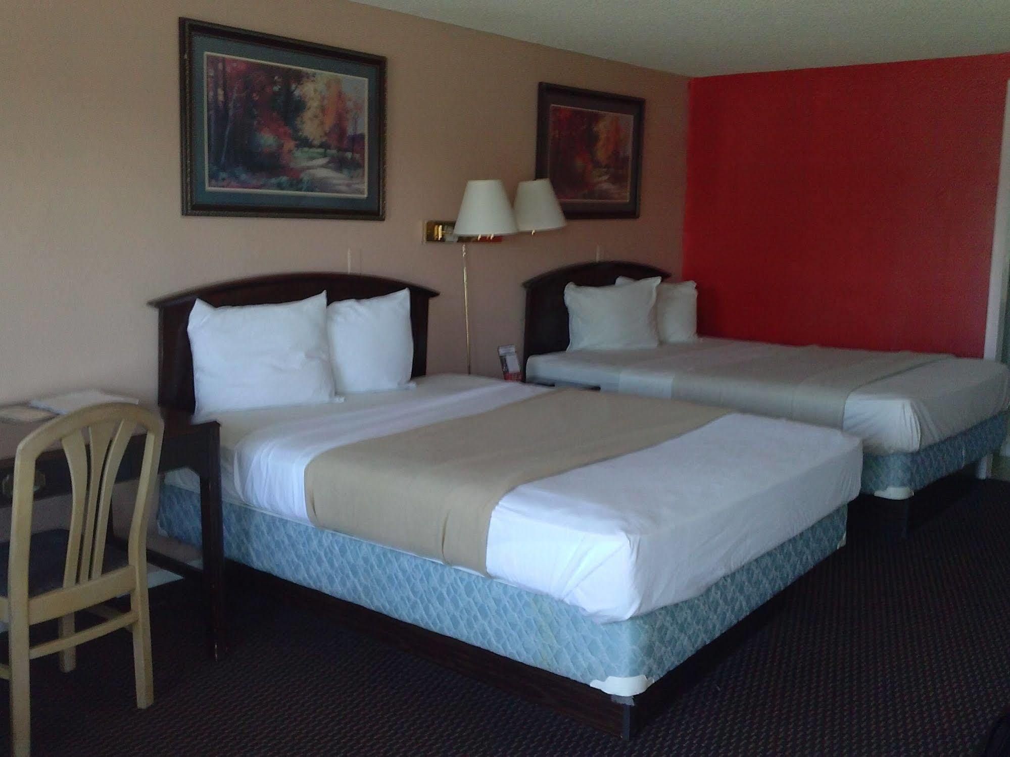Westwoods Inn & Suites Woodhaven Eksteriør billede