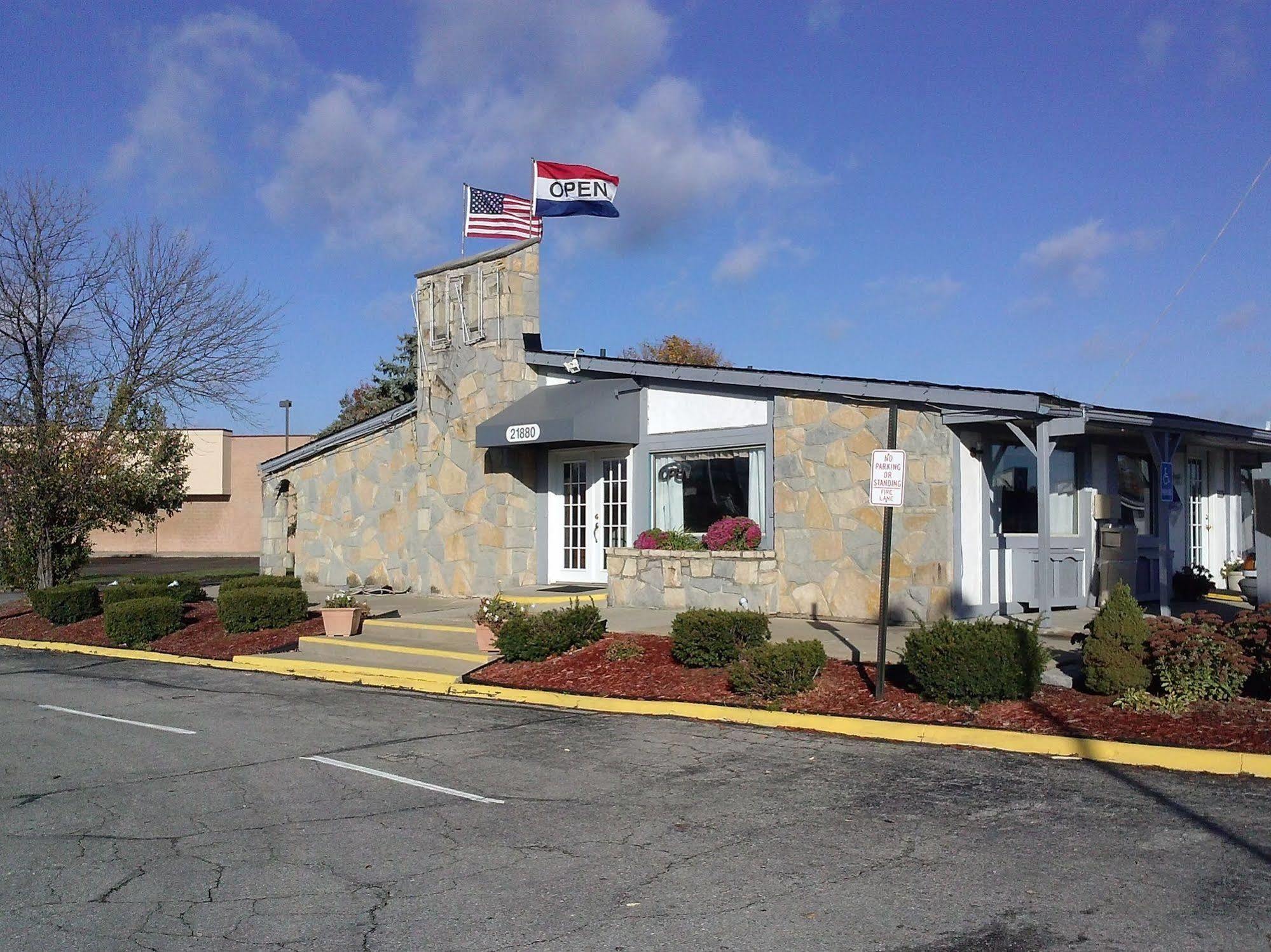 Westwoods Inn & Suites Woodhaven Eksteriør billede