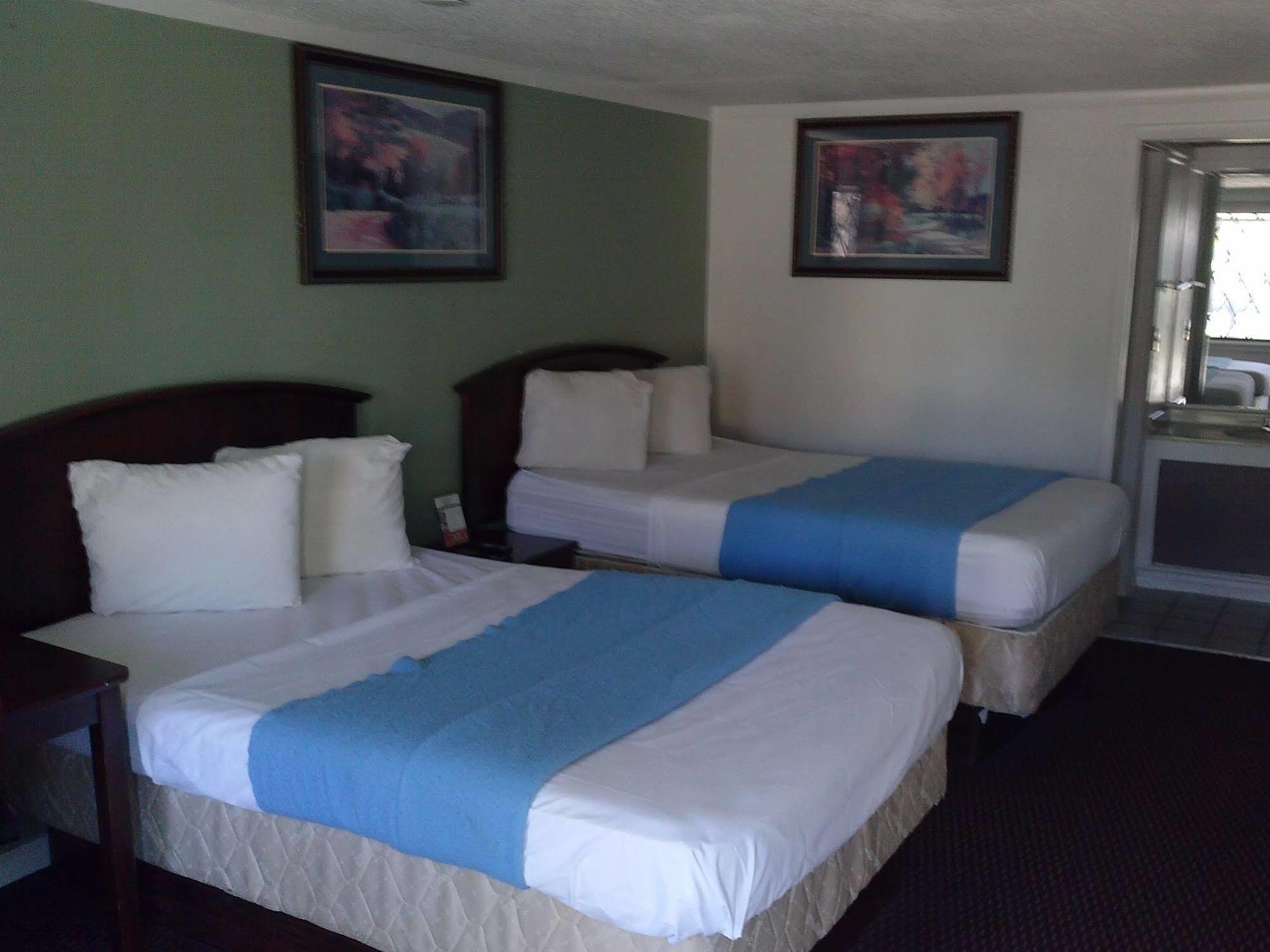 Westwoods Inn & Suites Woodhaven Eksteriør billede